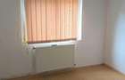 Vand apartamnet cu 3 camere in Barlad zona gari aproape de scoala 11 apartament semidecomand pret 67 mii putin negociabil ata - 1