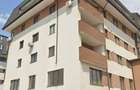 Apartament cu 3 camere decomandat în Roșu - 2