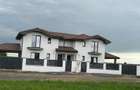 Duplex cu 3 camere cu Canalizare în Central - 2