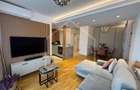Apartament cu 3 camere decomandat în Sisești - 2