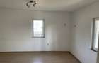 Casa + teren 900 mp, 20 ml deschidere la E85, zona Danila, Suceava