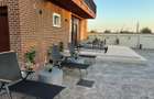 Casa cu piscina si ponton pe malul lacului - 11