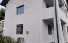 Casă cu 6 camere cu Teren 678 Mp în Dealu Mare - 2