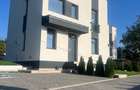 Casa moderna Barnova / constructie solida cadre / finisaje peste medie - 3