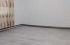 apartament cu doua camere la parter