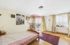 Vila cu 8 camere de vanzare, piscina, livada, iesire la Balta Pasarea