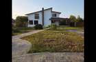 Casa cu 5 camere si garaj, teren 1400 mp