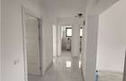 Apartament de vanzare - La Stejari - mobilat partial - 1
