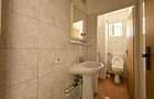 Casă cu 12 camere cu Canalizare în Central - 36