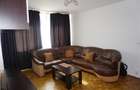 Apartament cu 3 camere semidecomandat în Craiovița Nouă - 1