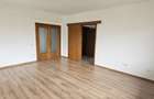 Apartament cu 3 camere decomandat în Sisești - 9