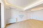 Apartament cu 3 camere decomandat în Voluntari - 2