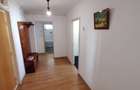 Apartament cu 3 camere decomandat în Periferie - 1