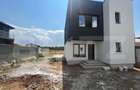 Casă cu 4 camere cu Teren 274 Mp în Central - 1