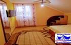 Casă cu 5 camere cu Canalizare în Central - 3