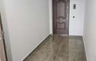 Apartament cu 3 camere decomandat în Tractorul - 18