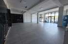 Spațiu comercial, de 240 mp, în Central - 4