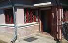 Vând casa la curte batraneasca locuibila - 4