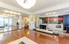 Apartament cu 3 camere semidecomandat în Central - 1