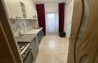 Apartament cu 3 camere în Bd. Independenței - 5