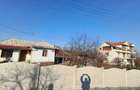 Vand casa cu 3 camere - 3