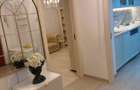 Ofer spre inchiriere apartament cu 3 camere, elegant. Pret: 920 euro - 1