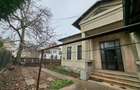 Casă individuală cu 2 camere cu Canalizare în Central - 1