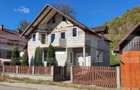 Casă cu 5 camere cu Teren 1000 Mp în Central - 1