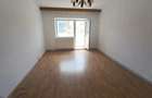 Apartament cu 4 camere, decomandat - zona Bartolomeu - 2
