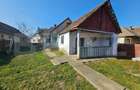 Casa din caramida, 4 camere, ?ura ?i curte mare S - 10