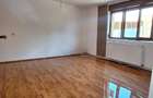 Casă cu 6 camere cu Teren 479 Mp în Ghiroda - 3