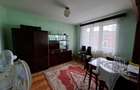 Apartament 3 camere de vanzare, et 2, str Traian, ultracentral, luminos, calduros, orientare sudica.