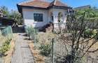 casa de vanzare batraneasca locuibila