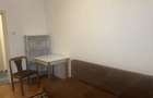 Cosbuc, garsoniera,vis a vis de Carrefour, etaj 1, mobilat clasic, convector, boiler electric,160 eu - 3