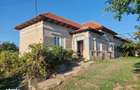vand casa si 2 hectare teren