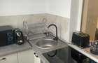 Dau in chirie apartament cu o camera, transformat in doua camere , are parcare subterana.