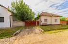Casă cu 4 camere cu Teren 1462 Mp în Cermei - 2
