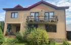 Casă individuală cu 5 camere cu Canalizare în Central - 1