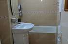 Apartament cu 3 camere decomandat în 7 Noiembrie - 8