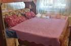 Vand apartament cu 3camere etaj 1 mobilat zona alunisi este izolat zona linistit - 8