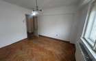 Apartament cu 3 camere de vanzare micro 16 - 1