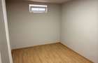 Inchiriez apartament la curte - 3