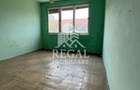 Apartament cu 2 camere semidecomandat în Micro 4 - 2