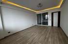 Apartament cu 3 camere decomandat în Tractorul - 1