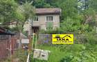 Casă cu 3 camere în Valea Roșie - 1