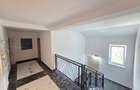 Apartament cu 3 camere decomandat în Tractorul - 10