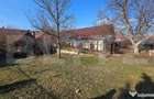 Teren generos cu casa ideal pentru renovare sau dezvolt - 4