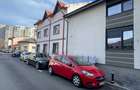 Casă cu 7 camere cu Canalizare în Bucur Obor - 1