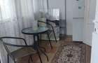 Ofer spre inchiriere apartament cu 2 camere la casa cu intrare separata, contoare si centrala proprie in centru civic langa ONIX - 1