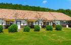 Transilvania Camping, domeniu de 14.400mp,Sanmarghita de Mures:2cladiri, apartam - 4